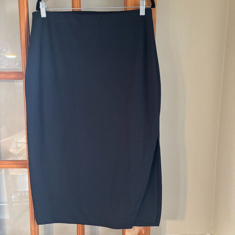 Express Women Black midi skirt with side slit SZ: Large
